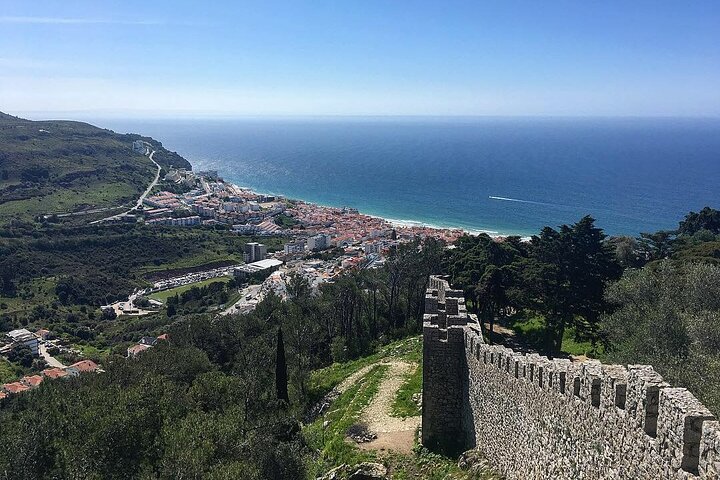 Lisbon Getaway: Private Arrábida Wine & Food Tour