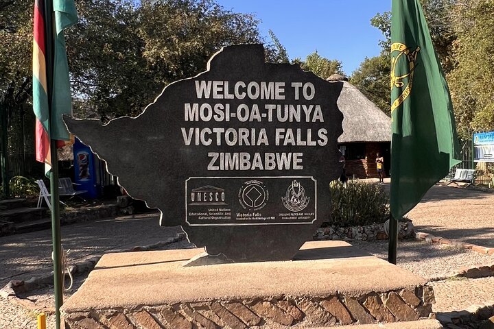 Zimbabwe & Zambia: Guided Tour of the Falls from Both Sides