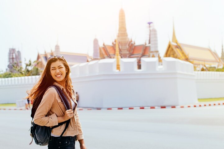 Grand Palace & Temples of Bangkok with experienced guide