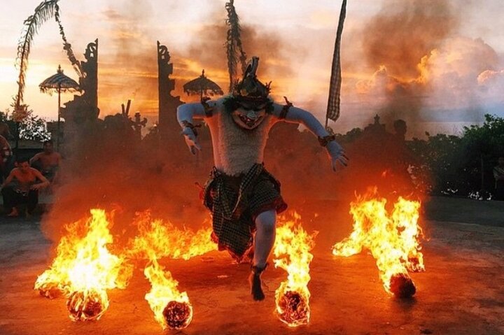 Kecak Fire Dance and Uluwatu Temple with Private Car Service