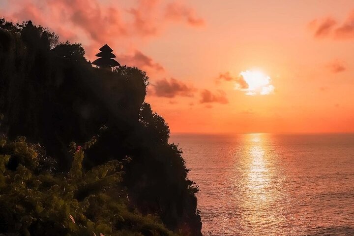 Kecak Fire Dance and Uluwatu Temple with Private Car Service