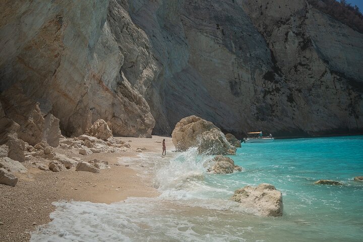 Shipwreck and Blue Caves - Private Speedboat Tour (up to 6 pax)