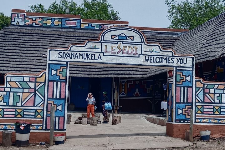Lesedi Cultural Village & cradle of Humankind Guided Tour