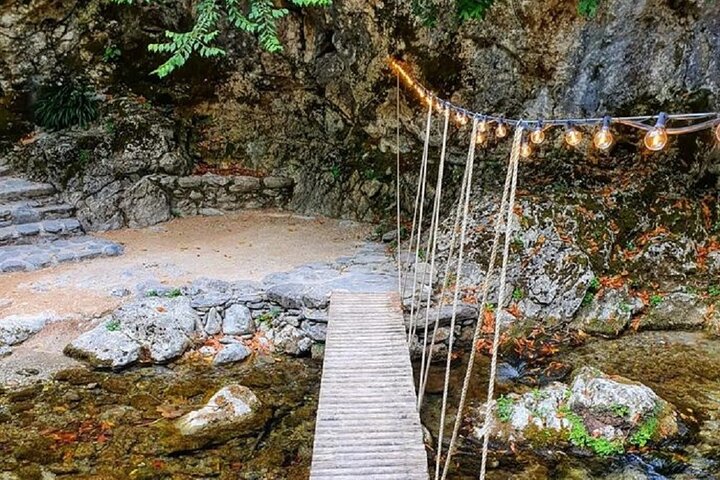 Guided visit to the magical waterfalls in the Candalla forest