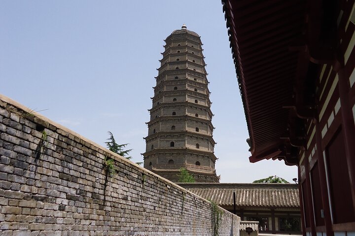 2-Hour Private Tour of the Big Wild Goose Pagoda by Subway