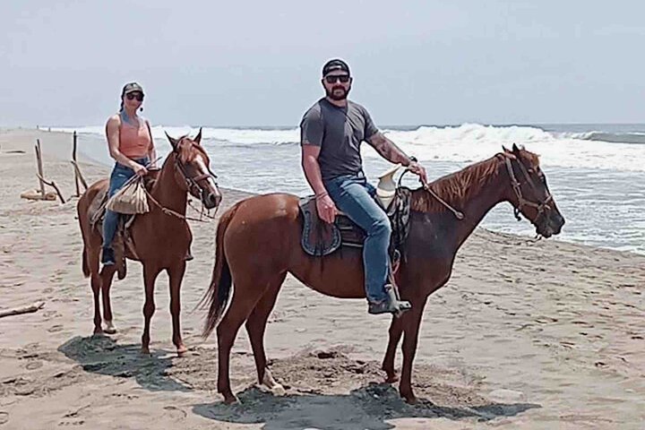 Beach Horseback Riding Adventure in Copalita, Huatulco