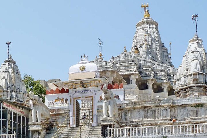Udaipur Sightseeing Tour Package with Guide and Private Taxi