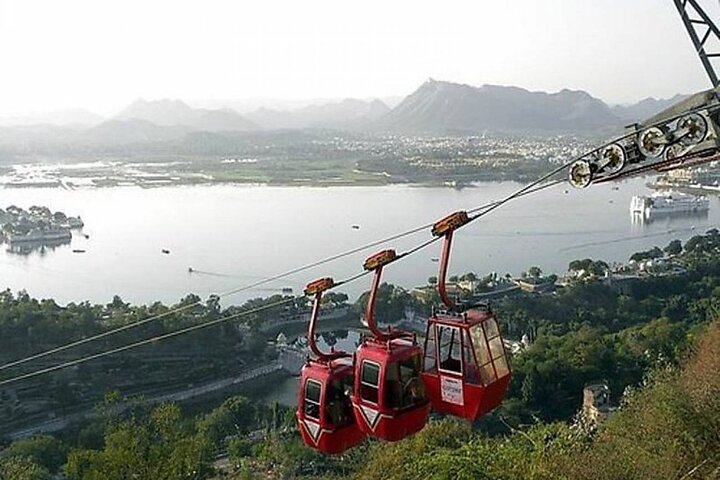 Udaipur Sightseeing Tour Package with Guide and Private Taxi