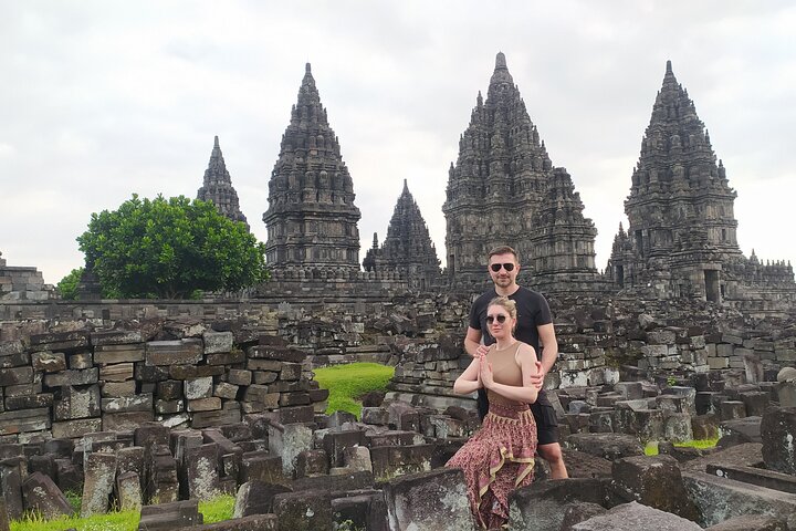 Borobudur Sunrise from setumbu Hill , Merapi Volcano & Prambanan Full Day Tour