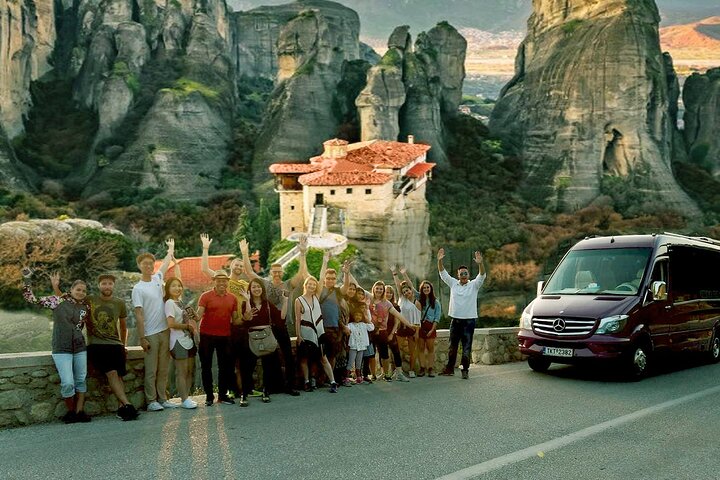 Meteora Panoramic Morning Small Group Tour with Local Guide