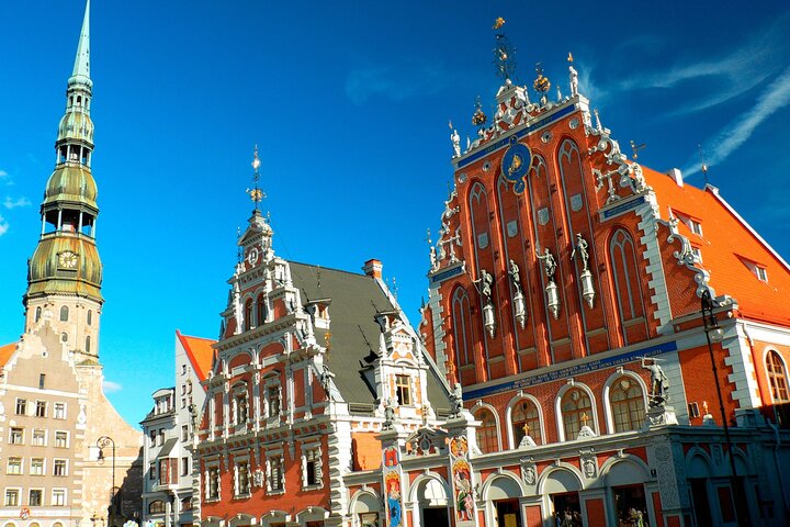 Private Custom Walking Tour with a Local Guide in Kaunas