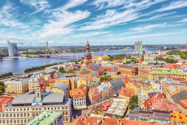 Private Custom Walking Tour with a Local Guide in Kaunas