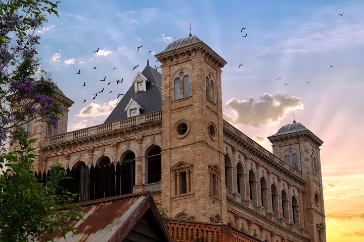 Antananarivo : Custom Walking Tour With A Guide (Private Tour)