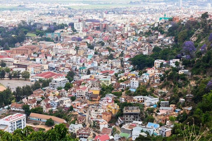 Antananarivo : Custom Walking Tour With A Guide (Private Tour)