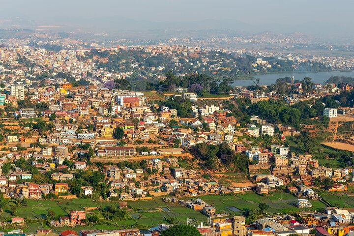 Antananarivo : Custom Walking Tour With A Guide (Private Tour)