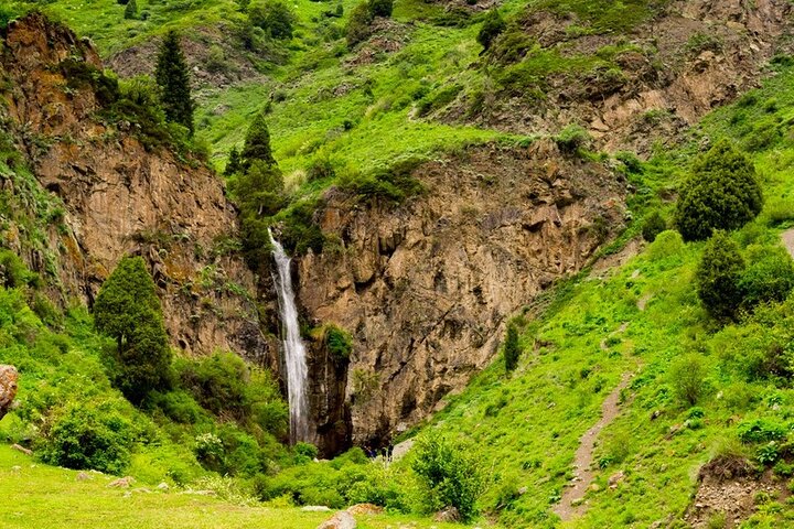 Scenic Kol Tor Lake Hike & Burana Tower in 1 Day