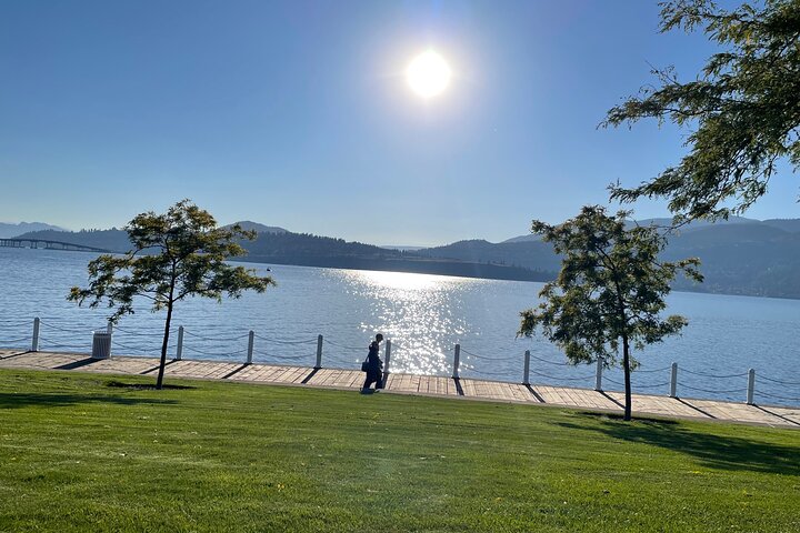Kelowna: #1 Rated Walking Food Tour with 7 Tastings and 4 Drinks