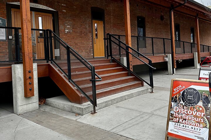 Kelowna: #1 Rated Walking Food Tour with 7 Tastings and 4 Drinks