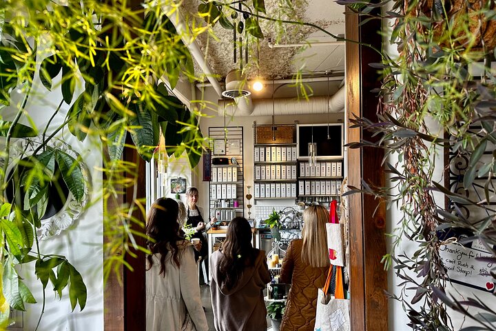 Kelowna: #1 Rated Walking Food Tour with 7 Tastings and 4 Drinks