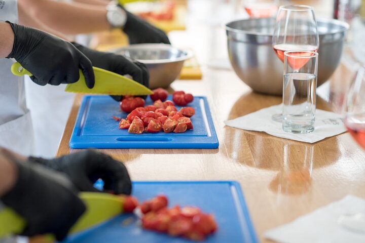 Santorini Cooking Lesson with Chef and a Bottle of Wine