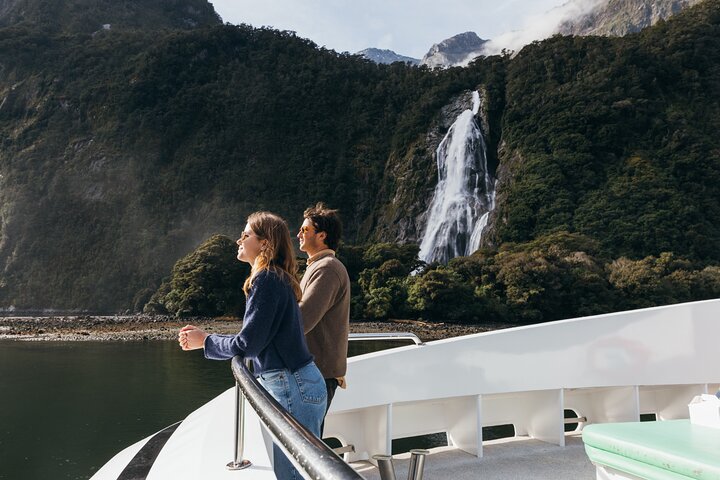 Milford Sound Fly-Cruise-Fly Tour from Queenstown
