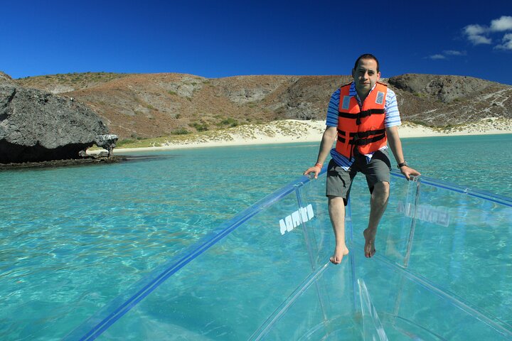 Cabo Clear Boat Tour to the Arch: Hotel Pickup Available