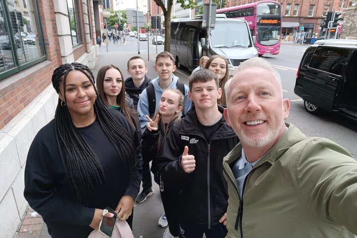Private Black Taxi Belfast City Tour
