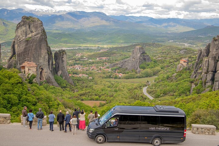 Meteora Half-Day Small Group Monasteries Tour with Hotel Pickup