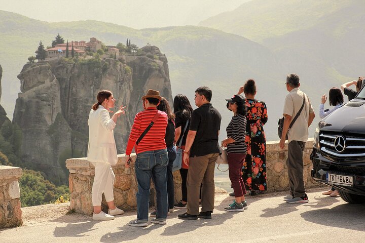 Meteora Half-Day Small Group Monasteries Tour with Hotel Pickup