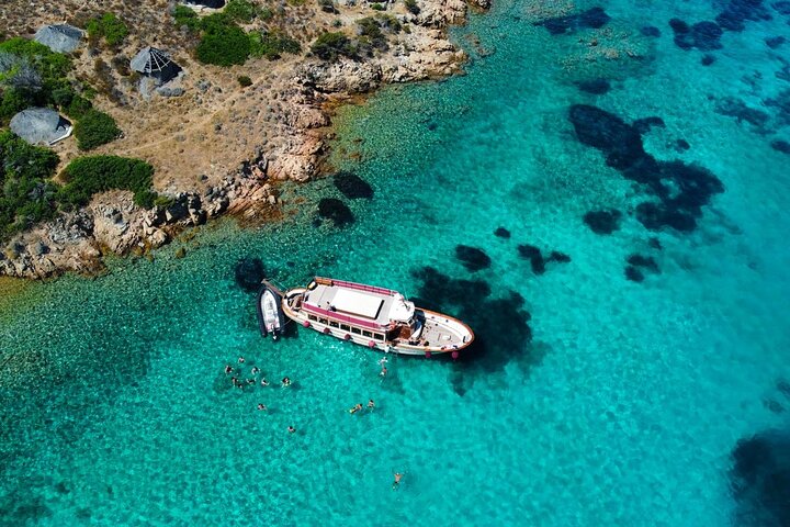 Boat Tour to Caprera and La Maddalena Archipelago