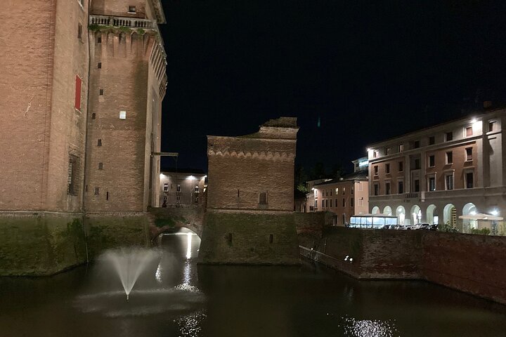 Ferrara Highlights Private Tour by Night