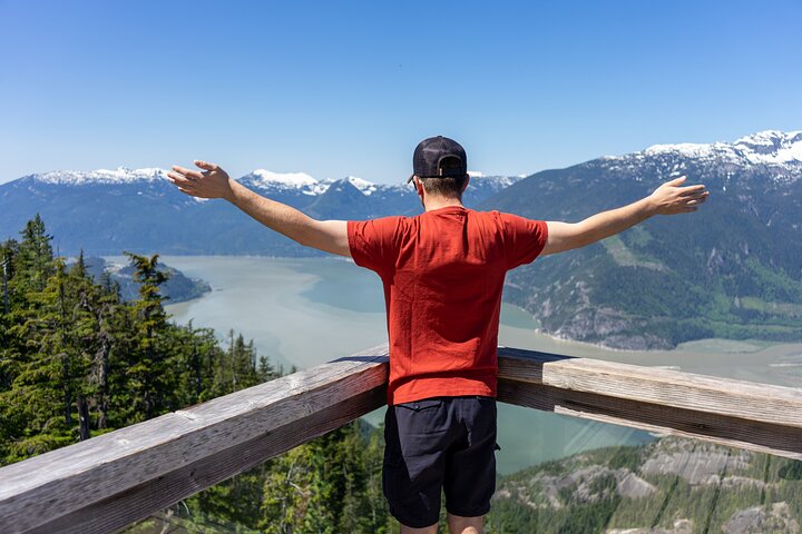 Whistler Tour with Shannon Falls and Sea to Sky Gondola