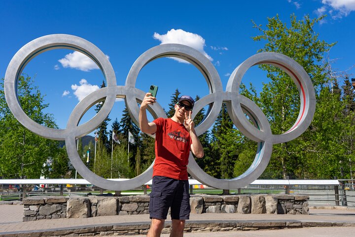 Whistler Tour with Shannon Falls and Sea to Sky Gondola