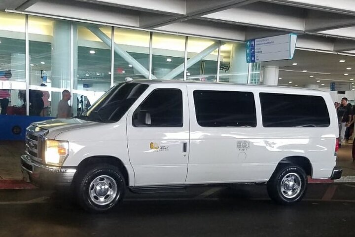 Guernsey Airport (GCI) to St. Peter Port-Arrival Private Transfer