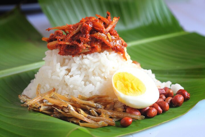 From Singapore: Private Kuala Lumpur / Malacca tour + SKY DINING