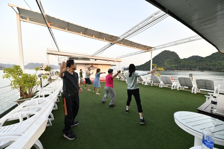 Sapphire Cruise Luxury Halong Bay Cruise Seaview Balcony Cabin