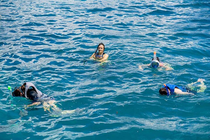 Sainte Anne Marine Park and Moyenne Island