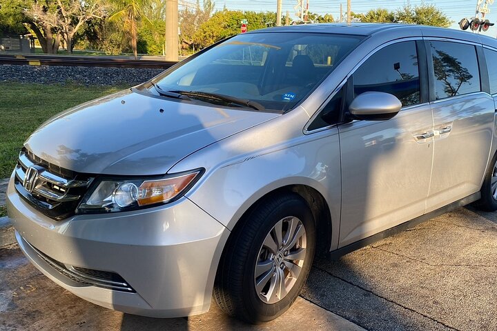 Private Transfer from Goloson Airport (LCE) to Banana Coast Port