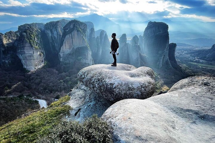 Majestic Sunset Meteora Tour with Local Guide