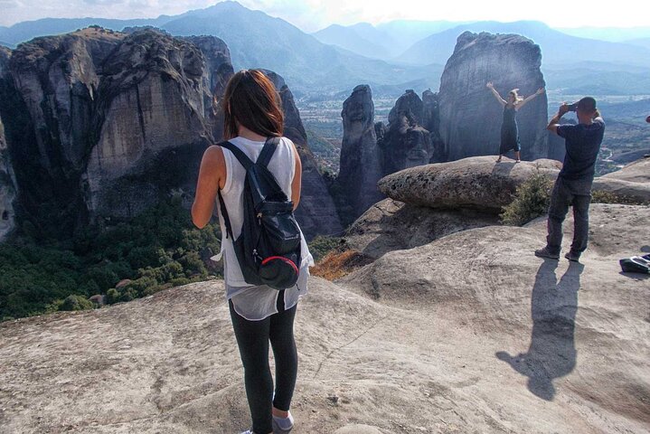 Majestic Sunset Meteora Tour with Local Guide