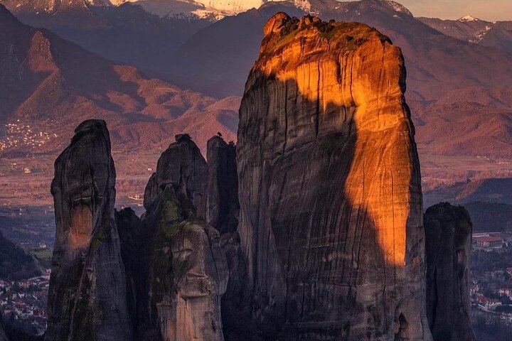 Majestic Sunset Meteora Tour with Local Guide