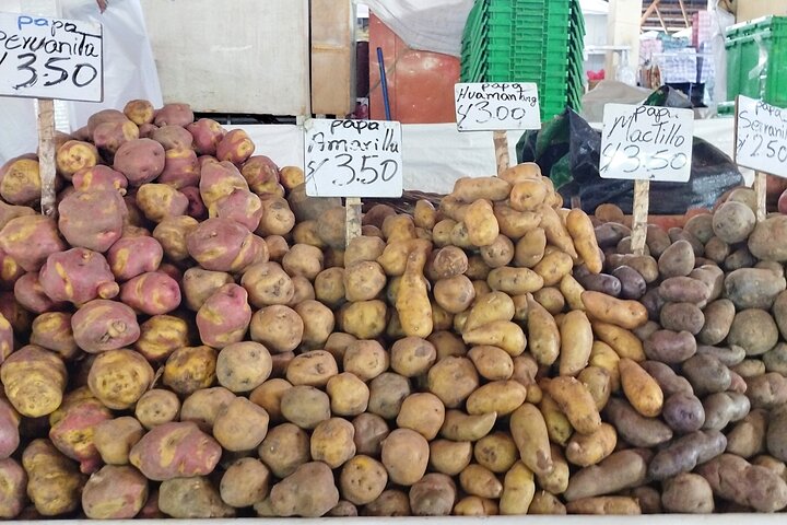 Peruvian Cooking Class Cocktails and Market Tour in Cusco