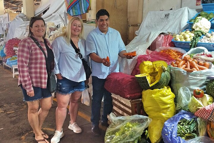 Peruvian Cooking Class Cocktails and Market Tour in Cusco