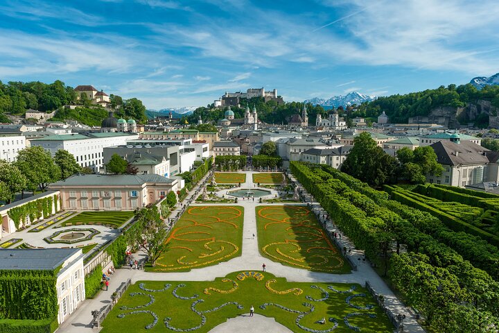 From Vienna to Hallstatt, Salzburg, Alps and Lakes Day Trip