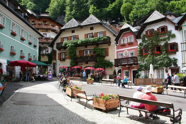 From Vienna to Hallstatt, Salzburg, Alps and Lakes Day Trip