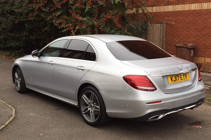 One Way Taxi Transfer from Gatwick Airport to London