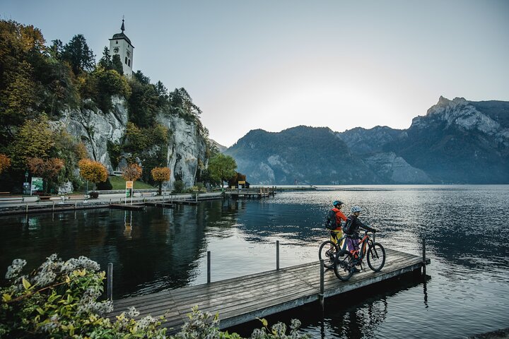 From Vienna to Hallstatt, Salzburg, Alps and Lakes Day Trip