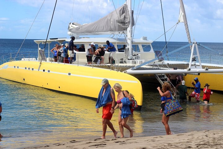 St Kitts Full Day Catamaran to Nevis