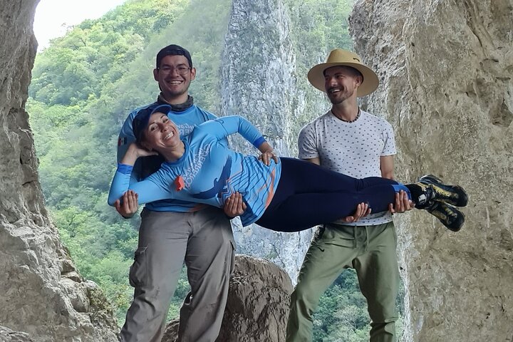 Water hiking Cerro del Agujerado