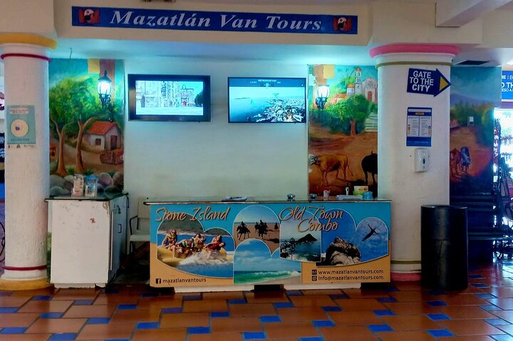 Mazatlan City Sightseeing Tour with Shopping Time and Lunch